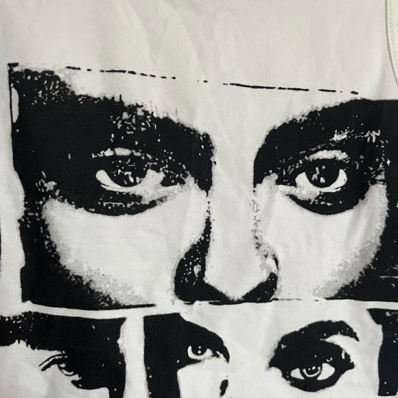 cropped tank with faces - Picture 2 of 4